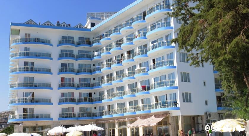 نمایی از ساختمان هتل